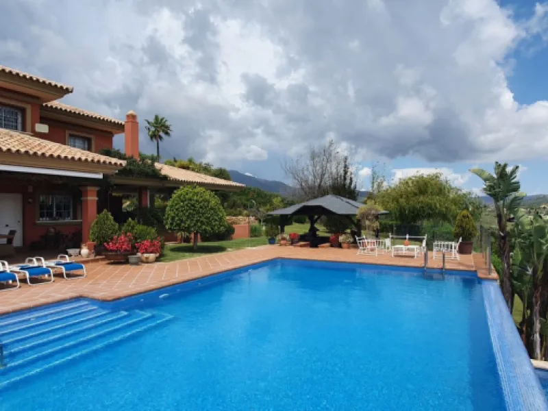IMPRESSIVE DESIGN VILLA WITH PANORAMIC VIEWS TO THE MEDITERRANEAN SEA, COSTA DEL SOL