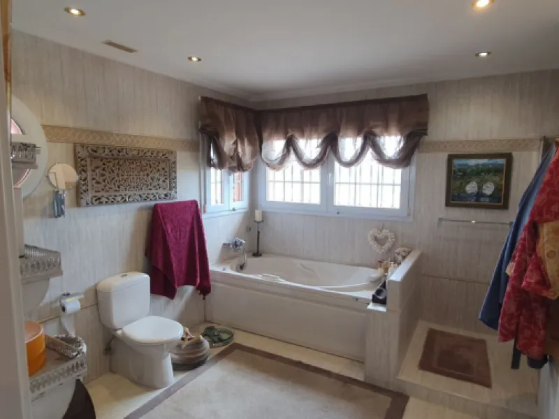 IMPRESSIVE DESIGN VILLA WITH PANORAMIC VIEWS TO THE MEDITERRANEAN SEA, COSTA DEL SOL