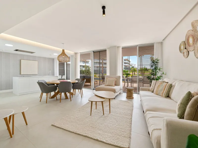 Apartment - Ground Floor Apartment в продаже в Estepona, Málaga. В доме 3 спален и 2 ванных комнат. Площадь дома 127 м². Площадь участка 42 м²