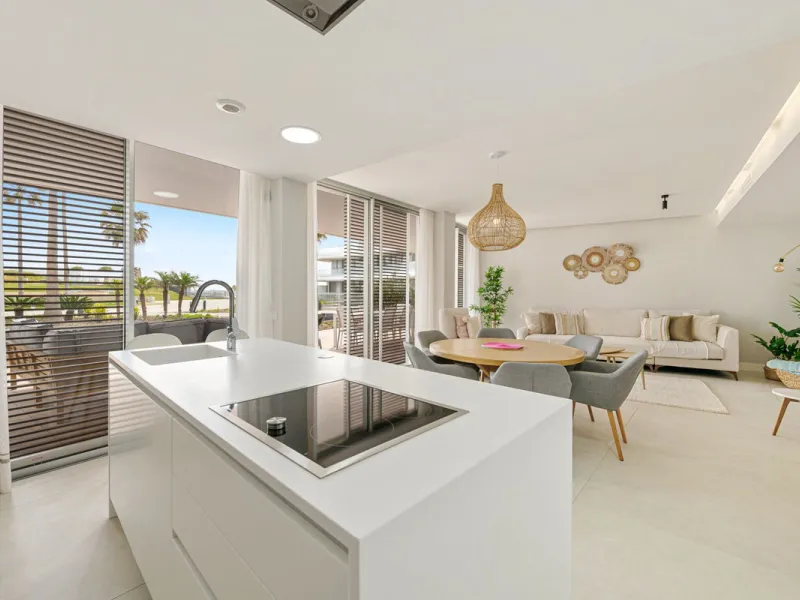 Apartment - Ground Floor Apartment в продаже в Estepona, Málaga. В доме 3 спален и 2 ванных комнат. Площадь дома 127 м². Площадь участка 42 м²