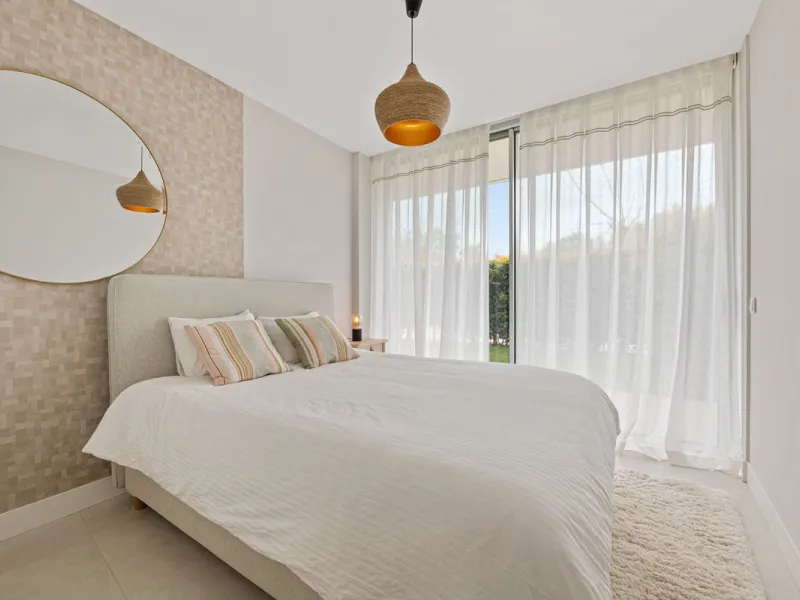 Apartment - Ground Floor Apartment в продаже в Estepona, Málaga. В доме 3 спален и 2 ванных комнат. Площадь дома 127 м². Площадь участка 42 м²