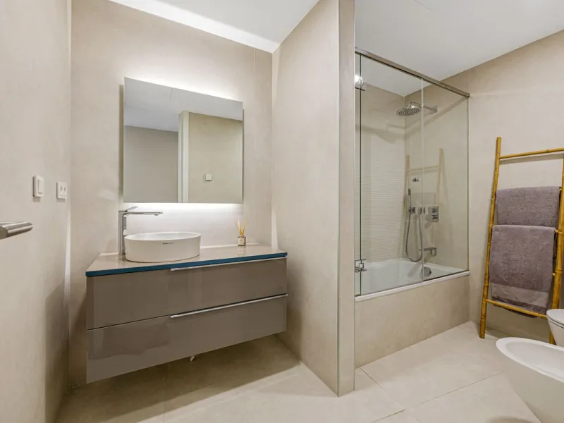 Apartment - Ground Floor Apartment в продаже в Estepona, Málaga. В доме 3 спален и 2 ванных комнат. Площадь дома 127 м². Площадь участка 42 м²