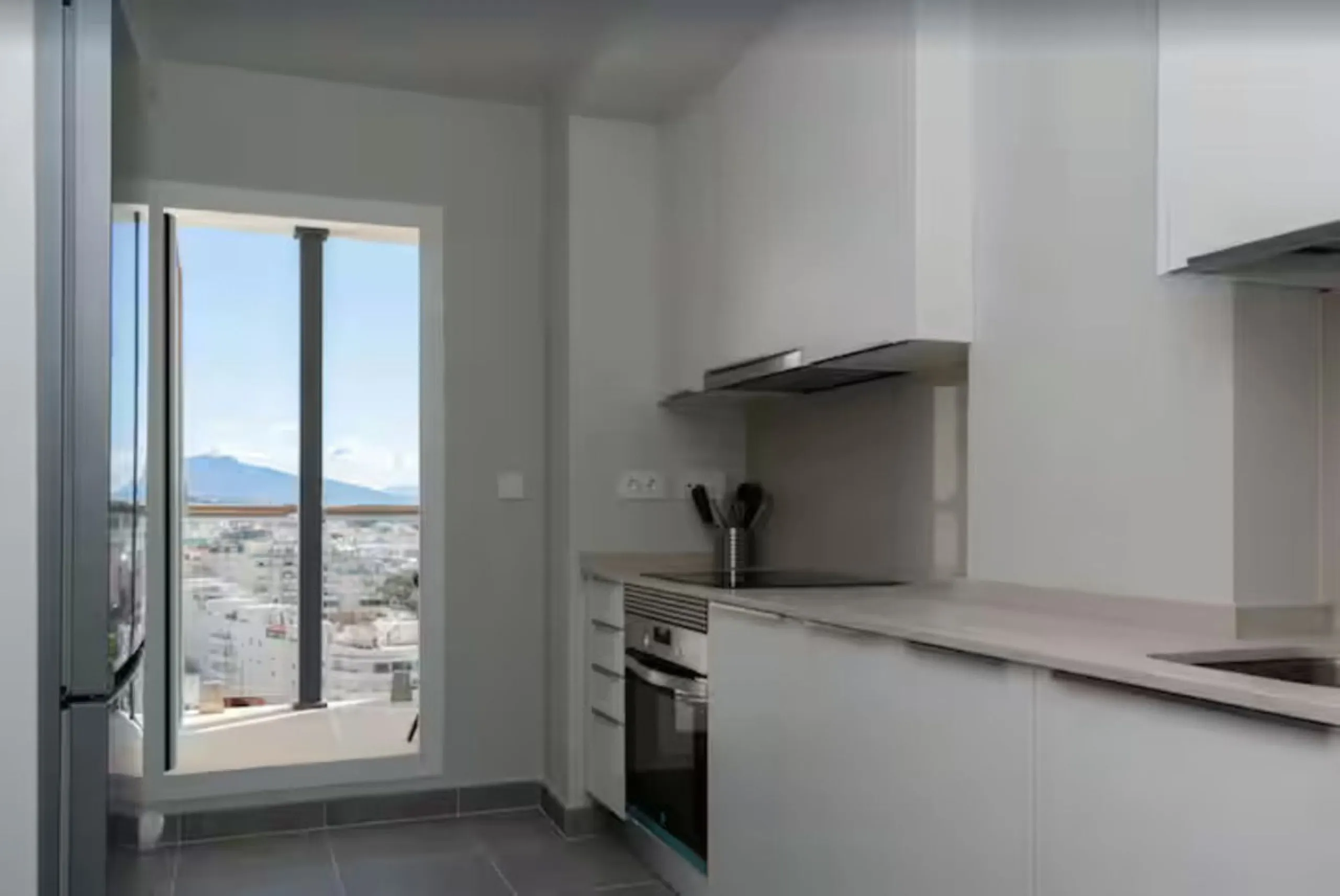Middle Floor Apartment, Estepona, Costa del Sol.