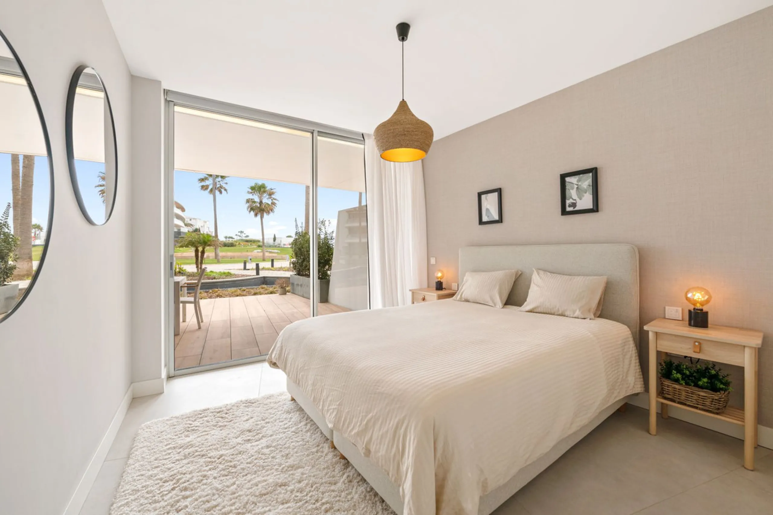 Apartment - Ground Floor Apartment в продаже в Estepona, Málaga. В доме 3 спален и 2 ванных комнат. Площадь дома 127 м². Площадь участка 42 м²