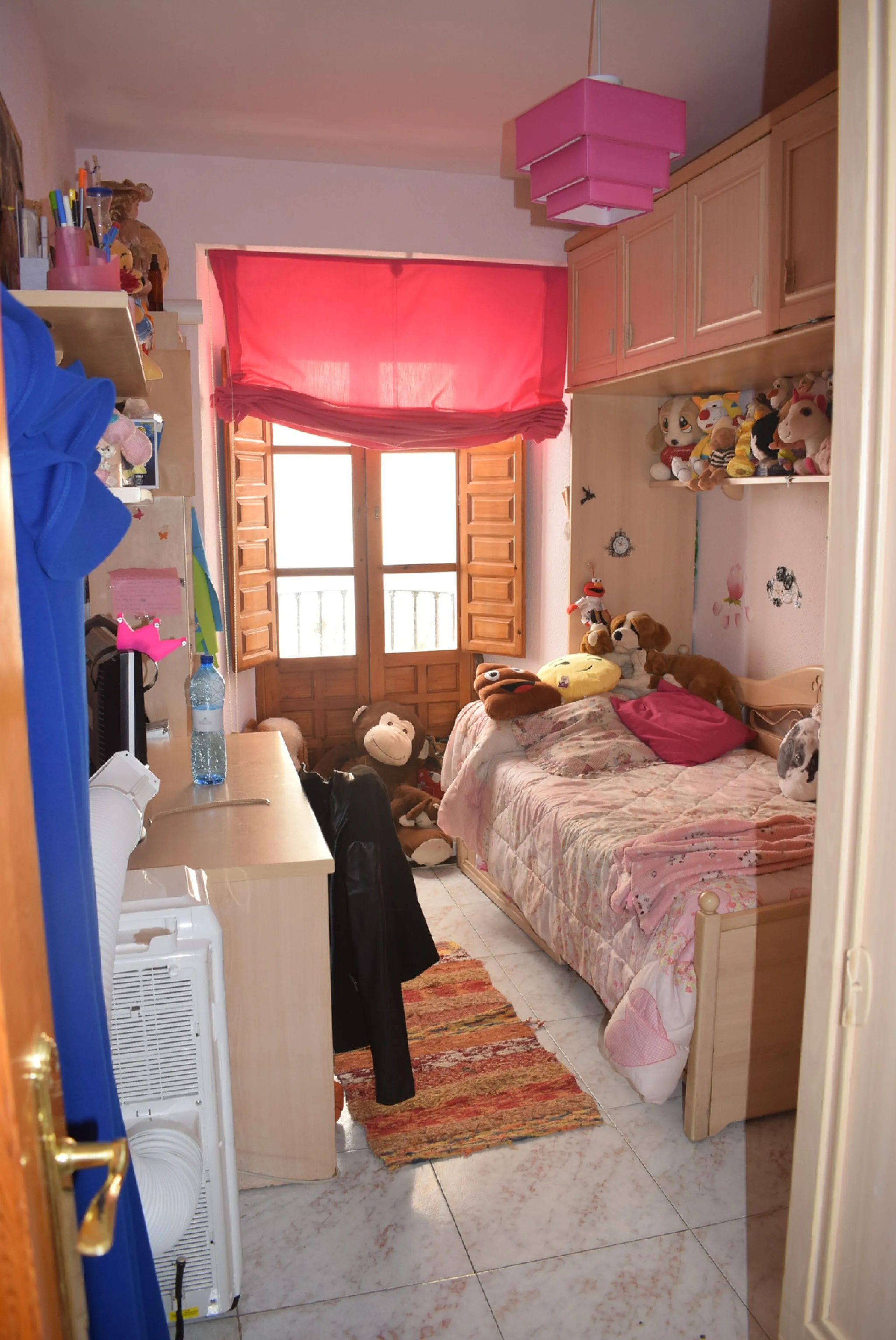 House - Townhouse в продаже в Málaga, Málaga. В доме 3 спален и 1 ванных комнат. Площадь дома 172 м²