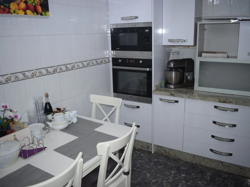 House - Townhouse в продаже в Málaga, Málaga. В доме 3 спален и 1 ванных комнат. Площадь дома 172 м²