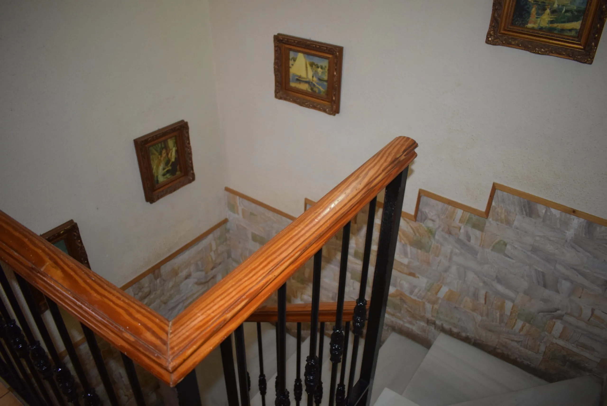 House - Townhouse в продаже в Málaga, Málaga. В доме 3 спален и 1 ванных комнат. Площадь дома 172 м²