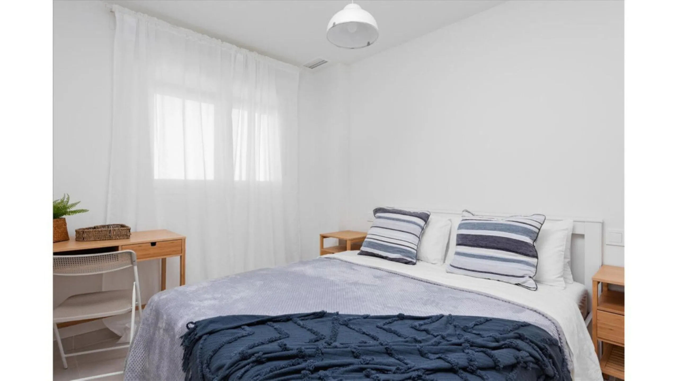 Middle Floor Apartment, Estepona, Costa del Sol.