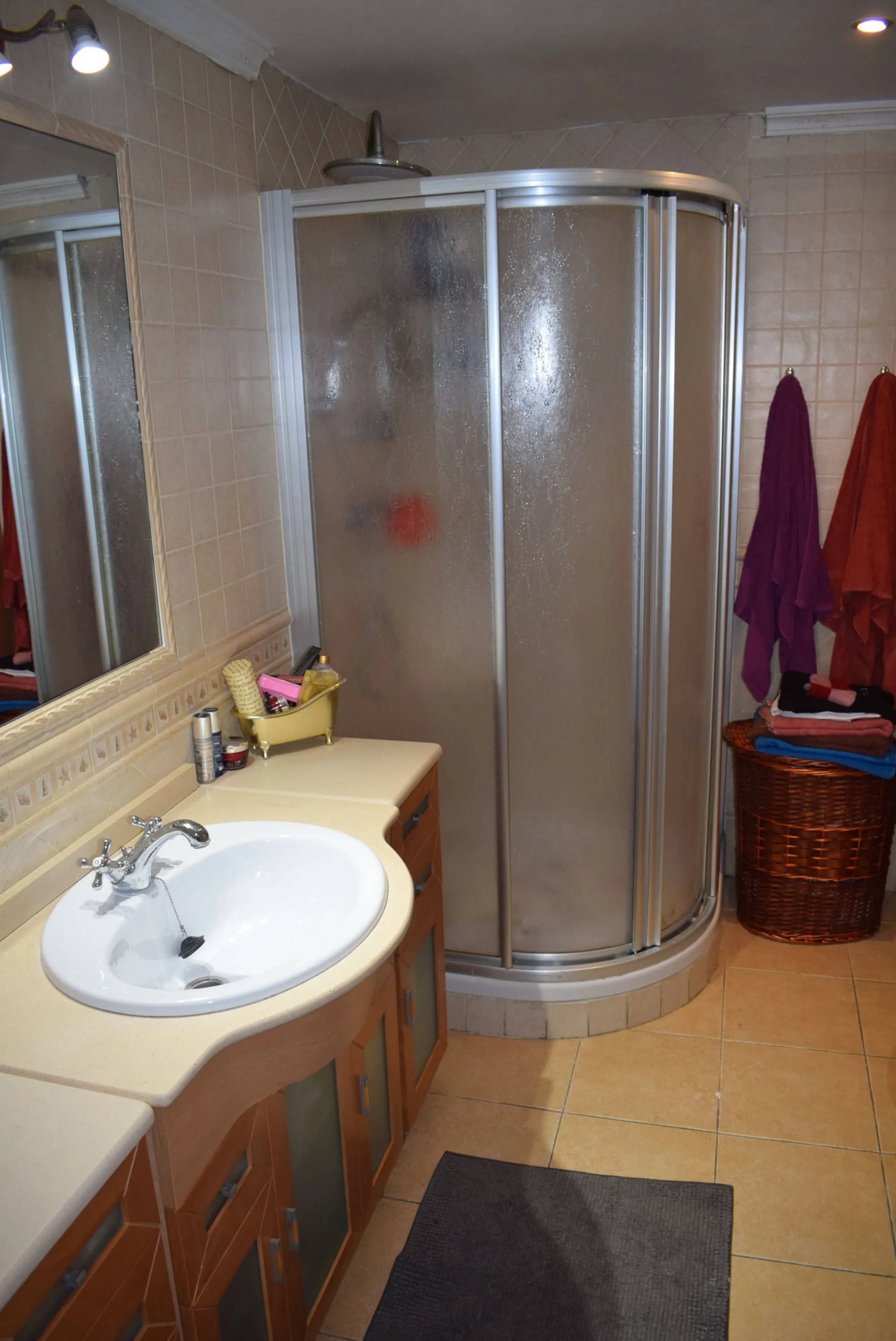 House - Townhouse в продаже в Málaga, Málaga. В доме 3 спален и 1 ванных комнат. Площадь дома 172 м²