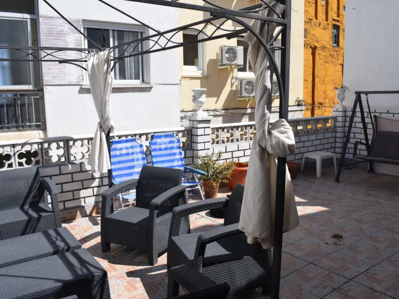 House - Townhouse в продаже в Málaga, Málaga. В доме 3 спален и 1 ванных комнат. Площадь дома 172 м²