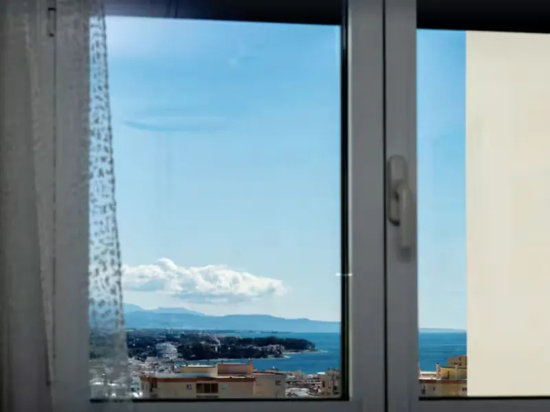 Middle Floor Apartment, Estepona, Costa del Sol.