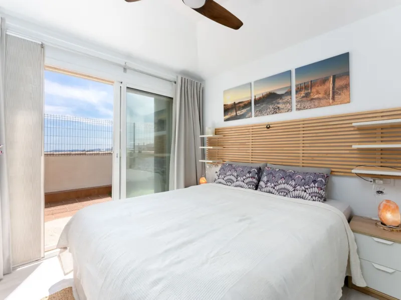 Apartment - Penthouse в продаже в Fuengirola, Málaga. В доме 3 спален и 2 ванных комнат. Площадь дома 106 м²