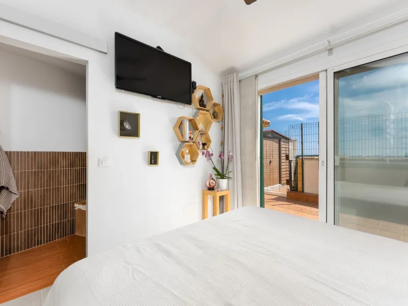 Apartment - Penthouse в продаже в Fuengirola, Málaga. В доме 3 спален и 2 ванных комнат. Площадь дома 106 м²