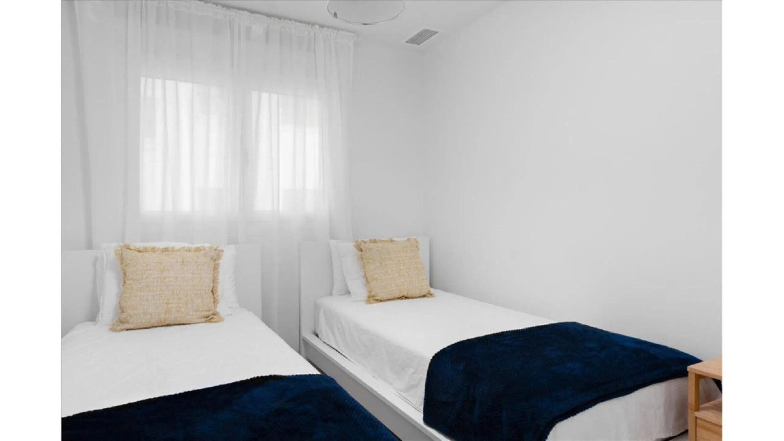 Middle Floor Apartment, Estepona, Costa del Sol.