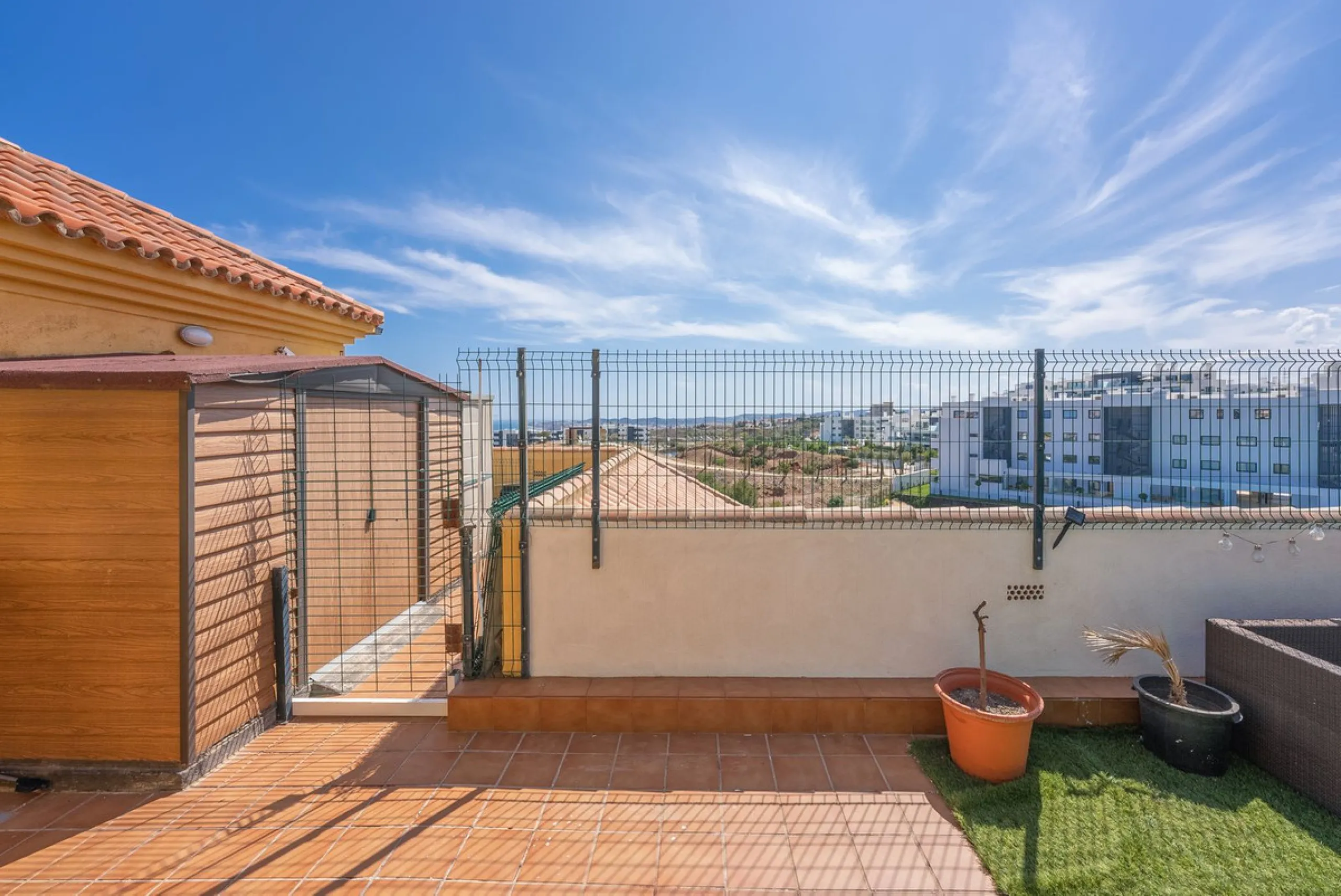 Apartment - Penthouse в продаже в Fuengirola, Málaga. В доме 3 спален и 2 ванных комнат. Площадь дома 106 м²