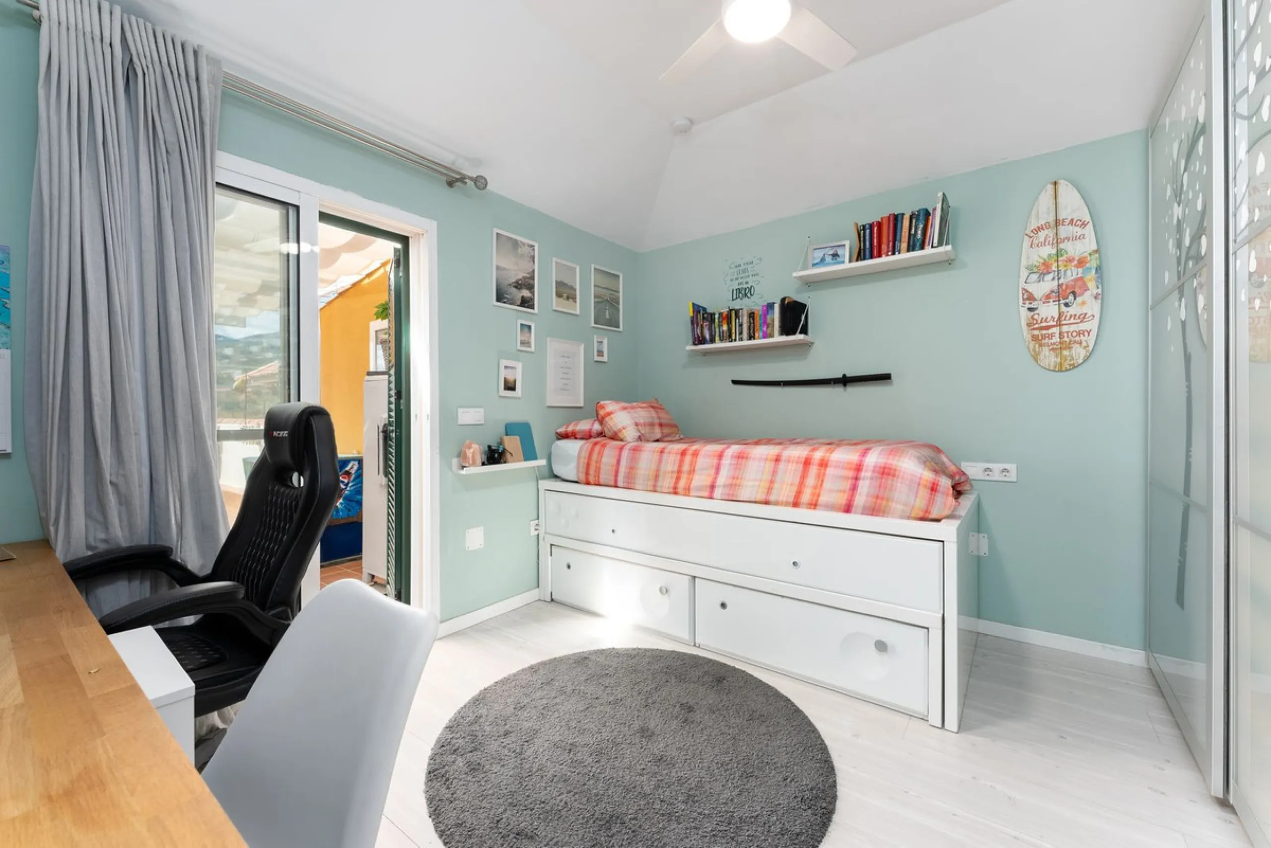 Apartment - Penthouse в продаже в Fuengirola, Málaga. В доме 3 спален и 2 ванных комнат. Площадь дома 106 м²