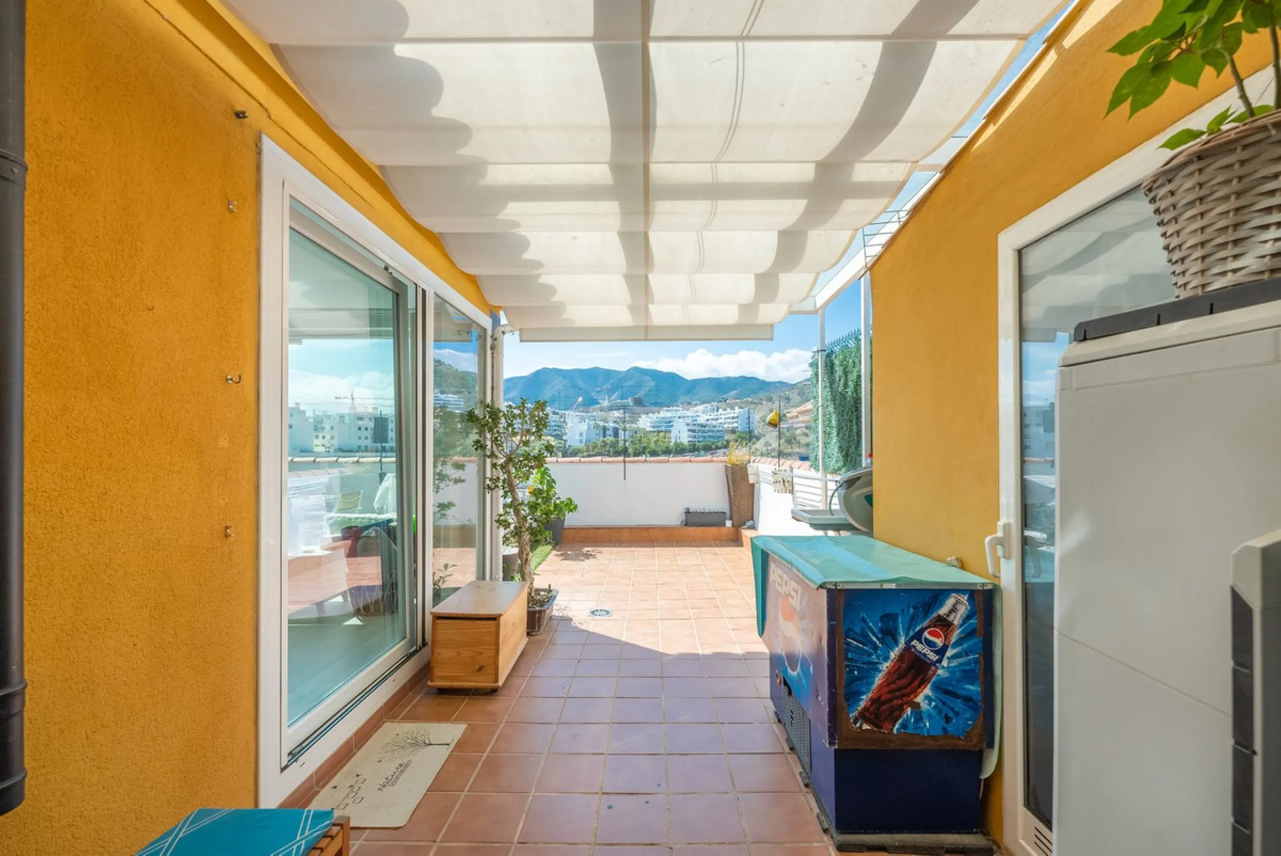 Apartment - Penthouse в продаже в Fuengirola, Málaga. В доме 3 спален и 2 ванных комнат. Площадь дома 106 м²