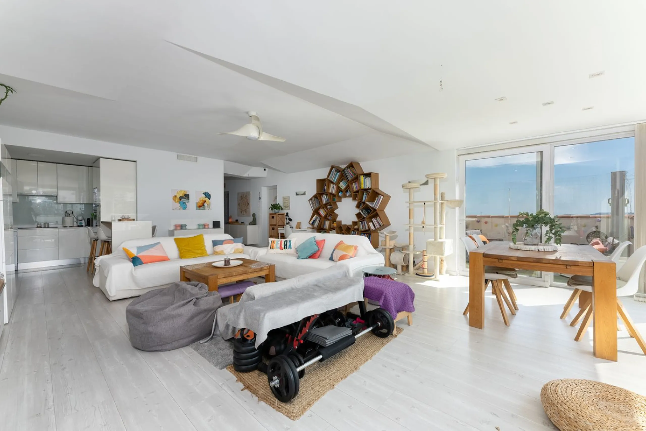Apartment - Penthouse в продаже в Fuengirola, Málaga. В доме 3 спален и 2 ванных комнат. Площадь дома 106 м²