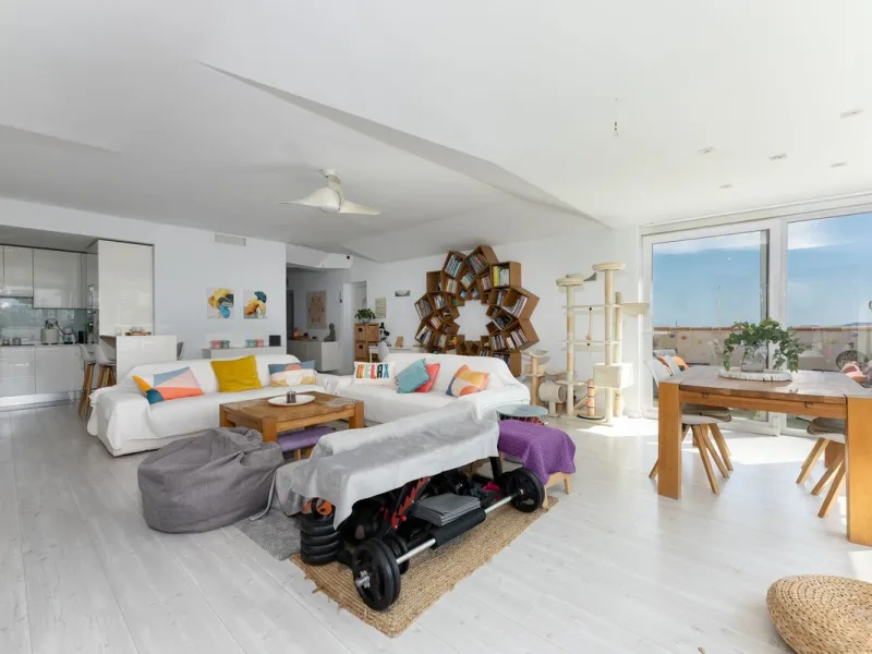 Apartment - Penthouse в продаже в Fuengirola, Málaga. В доме 3 спален и 2 ванных комнат. Площадь дома 106 м²