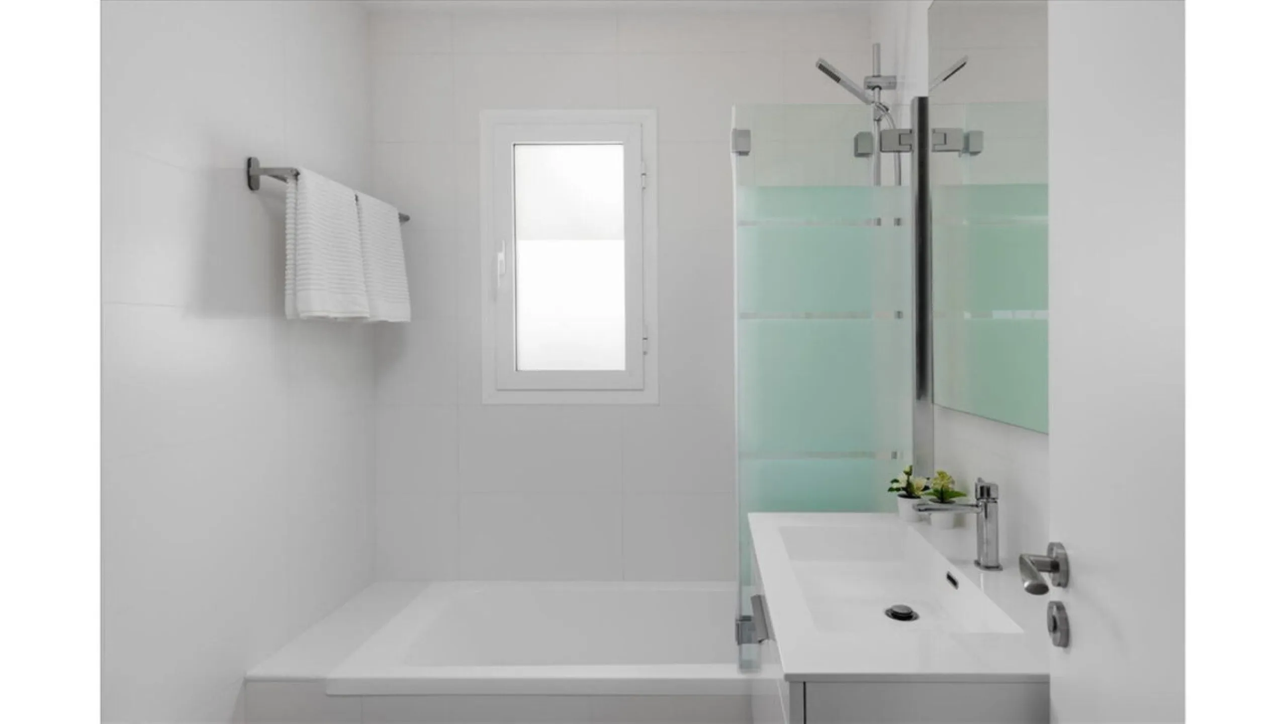 Middle Floor Apartment, Estepona, Costa del Sol.