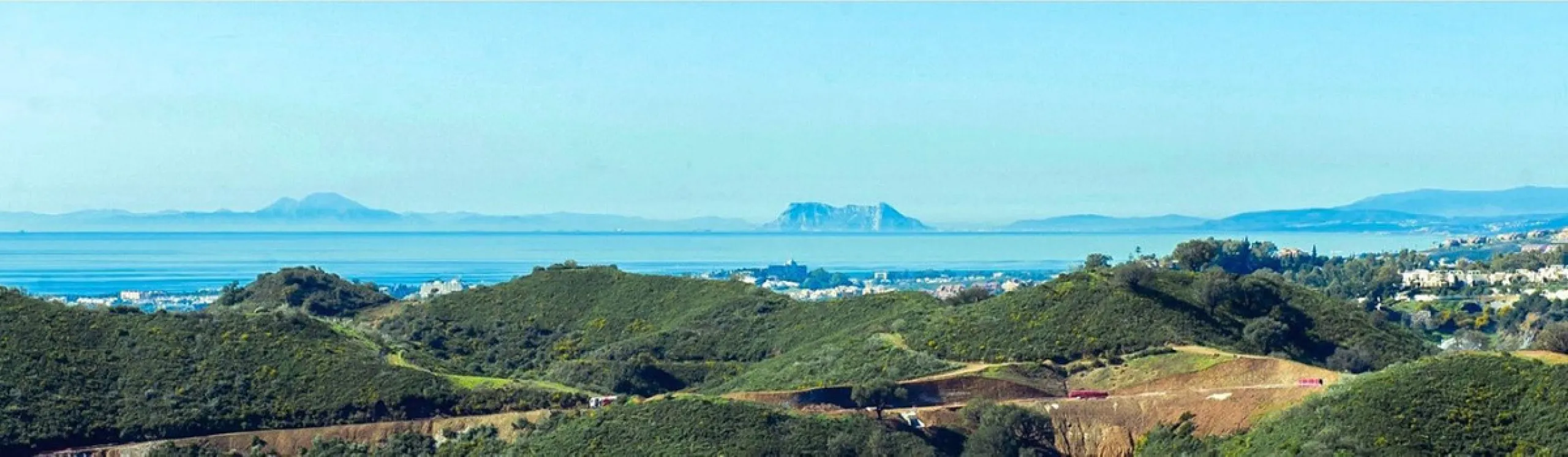 Residential plot for sale in El Real de la Quinta, with a building capacity of 10% Its suitable for building detached villa with 2 floors + basements + terraces + porches, or 920.30m2 if we include the basements.