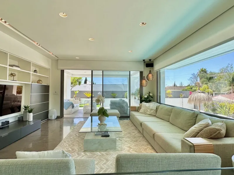 Modern Villa with high quality interior designer in Nagueles Golden Mile.