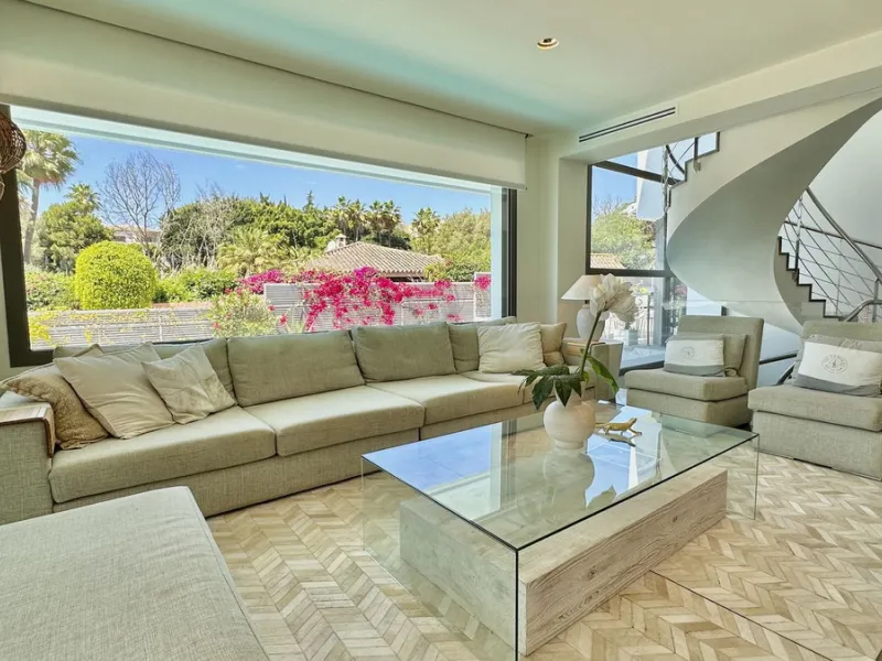 Modern Villa with high quality interior designer in Nagueles Golden Mile.