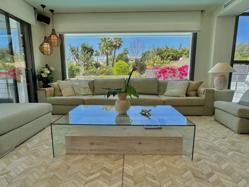 Modern Villa with high quality interior designer in Nagueles Golden Mile.