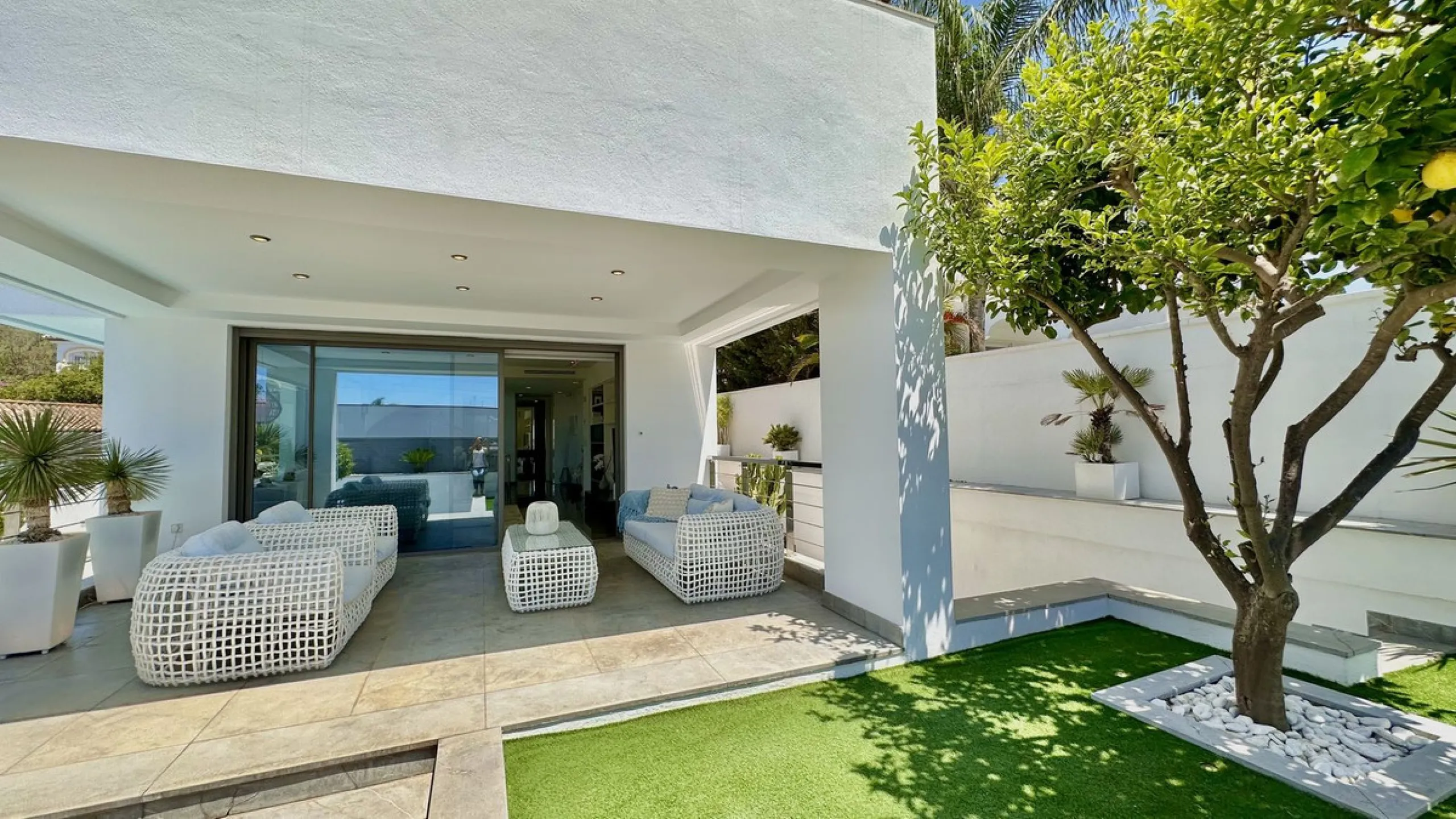 Modern Villa with high quality interior designer in Nagueles Golden Mile.