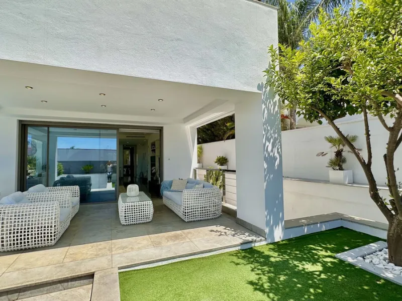 Modern Villa with high quality interior designer in Nagueles Golden Mile.