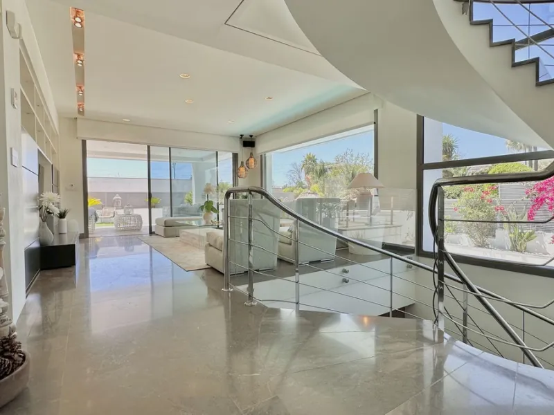 Modern Villa with high quality interior designer in Nagueles Golden Mile.