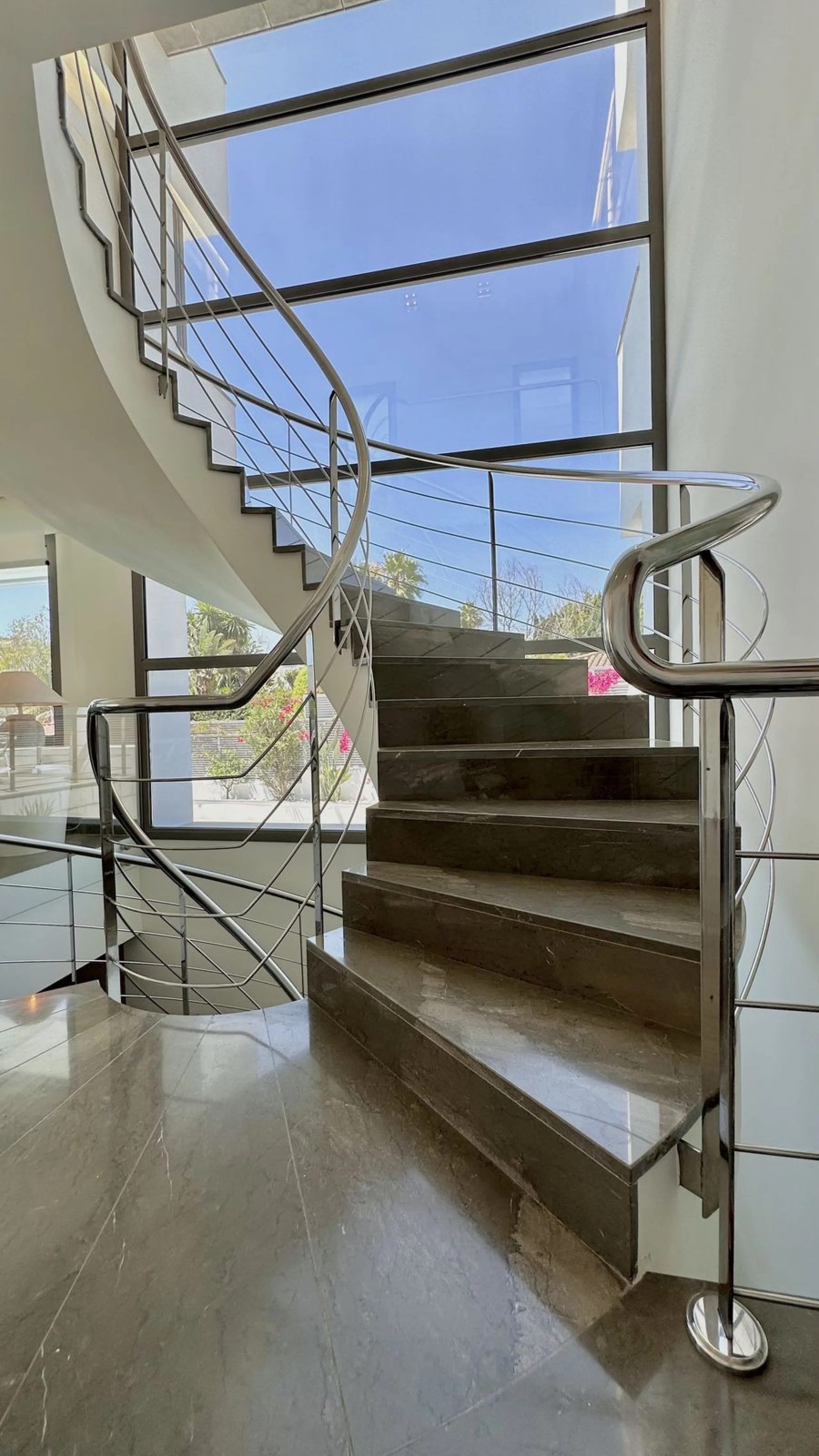 Modern Villa with high quality interior designer in Nagueles Golden Mile.