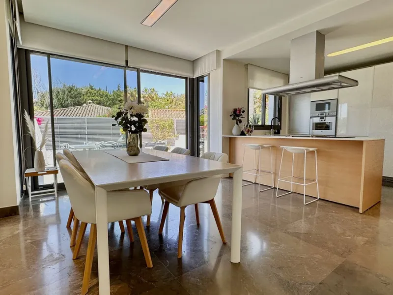 Modern Villa with high quality interior designer in Nagueles Golden Mile.