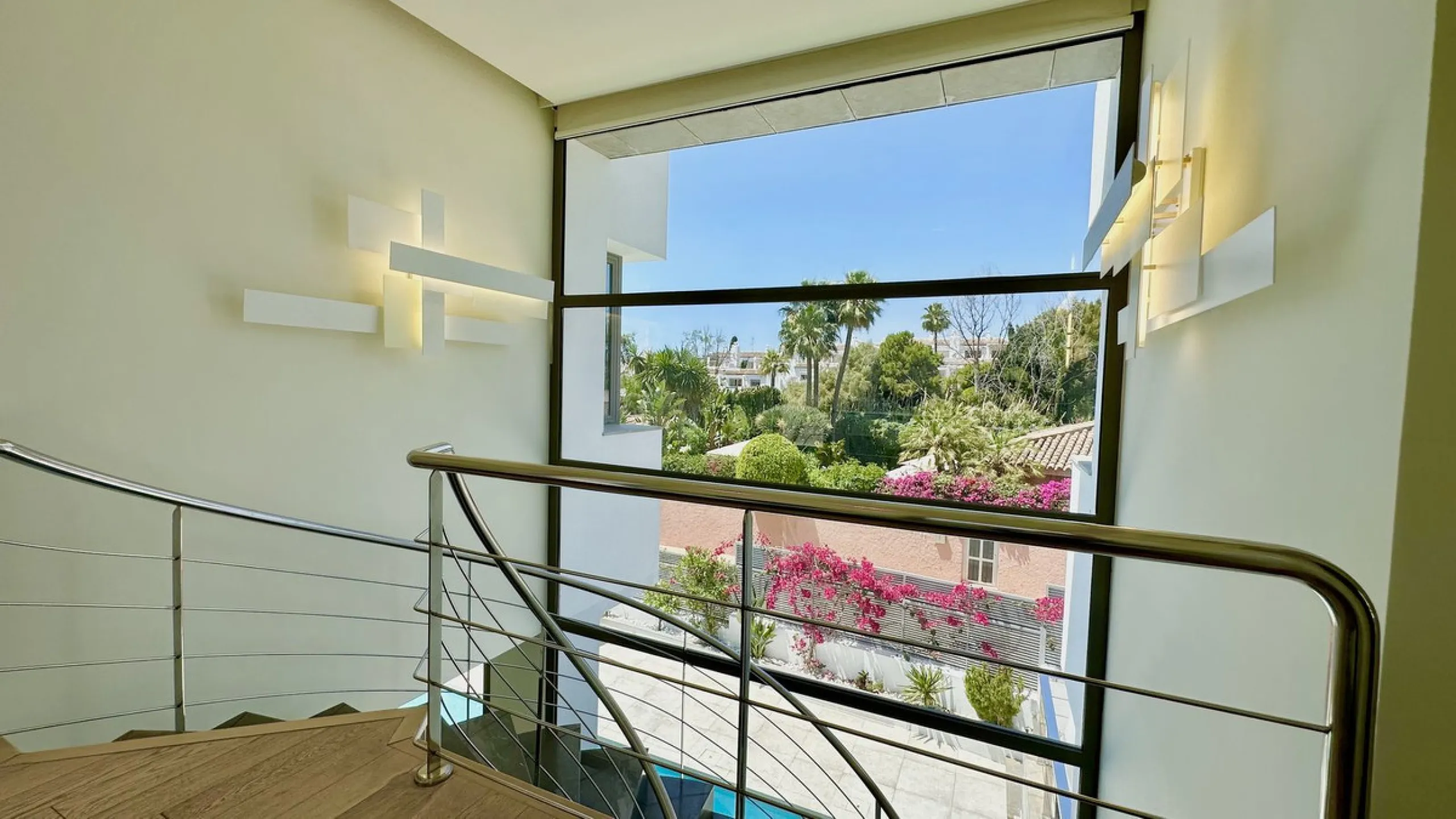 Modern Villa with high quality interior designer in Nagueles Golden Mile.