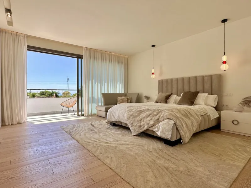 Modern Villa with high quality interior designer in Nagueles Golden Mile.