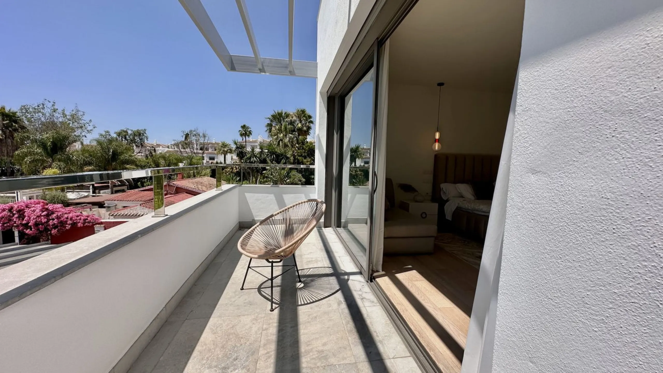 Modern Villa with high quality interior designer in Nagueles Golden Mile.