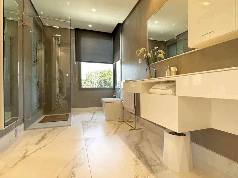 Modern Villa with high quality interior designer in Nagueles Golden Mile.
