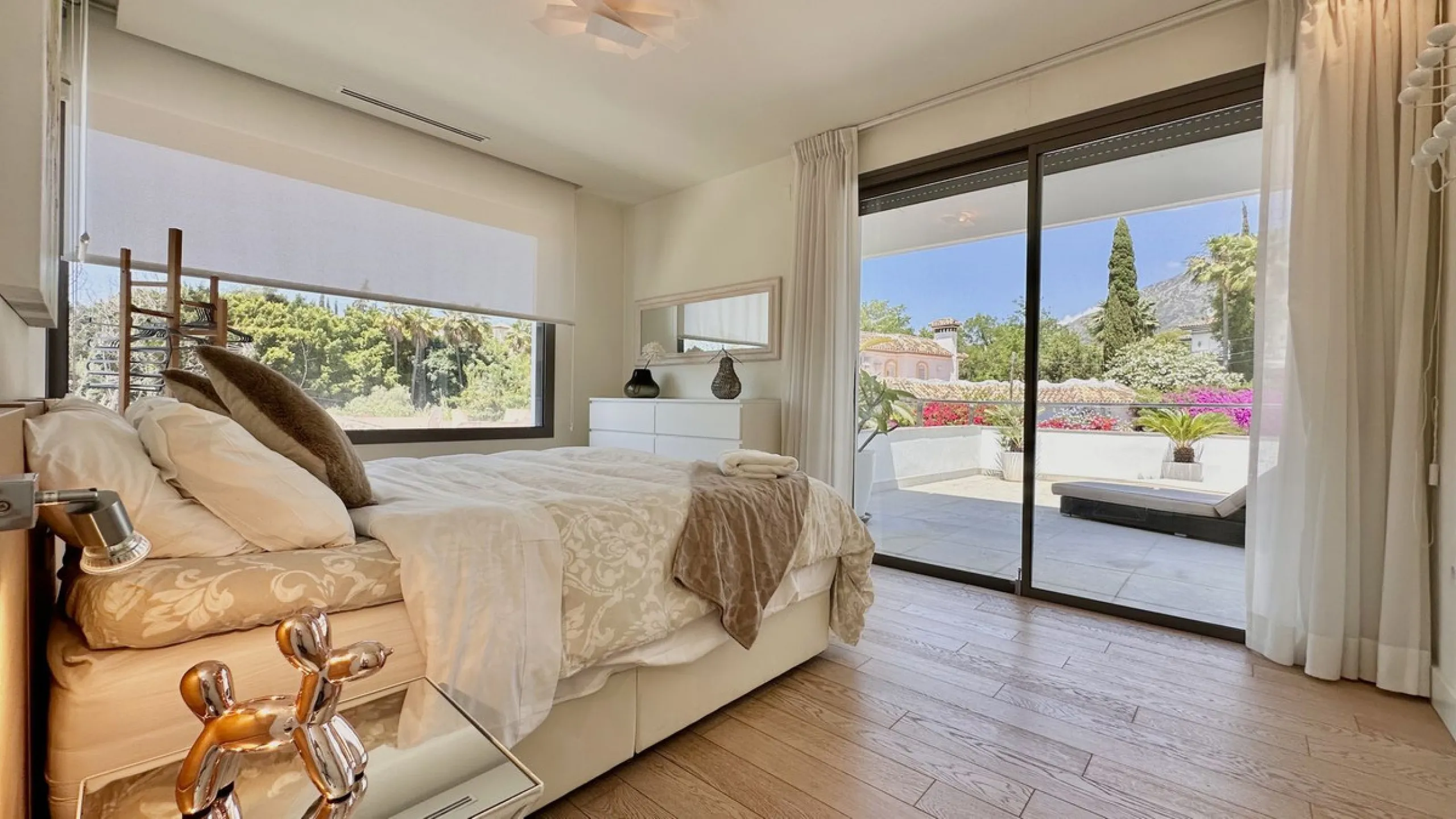 Modern Villa with high quality interior designer in Nagueles Golden Mile.