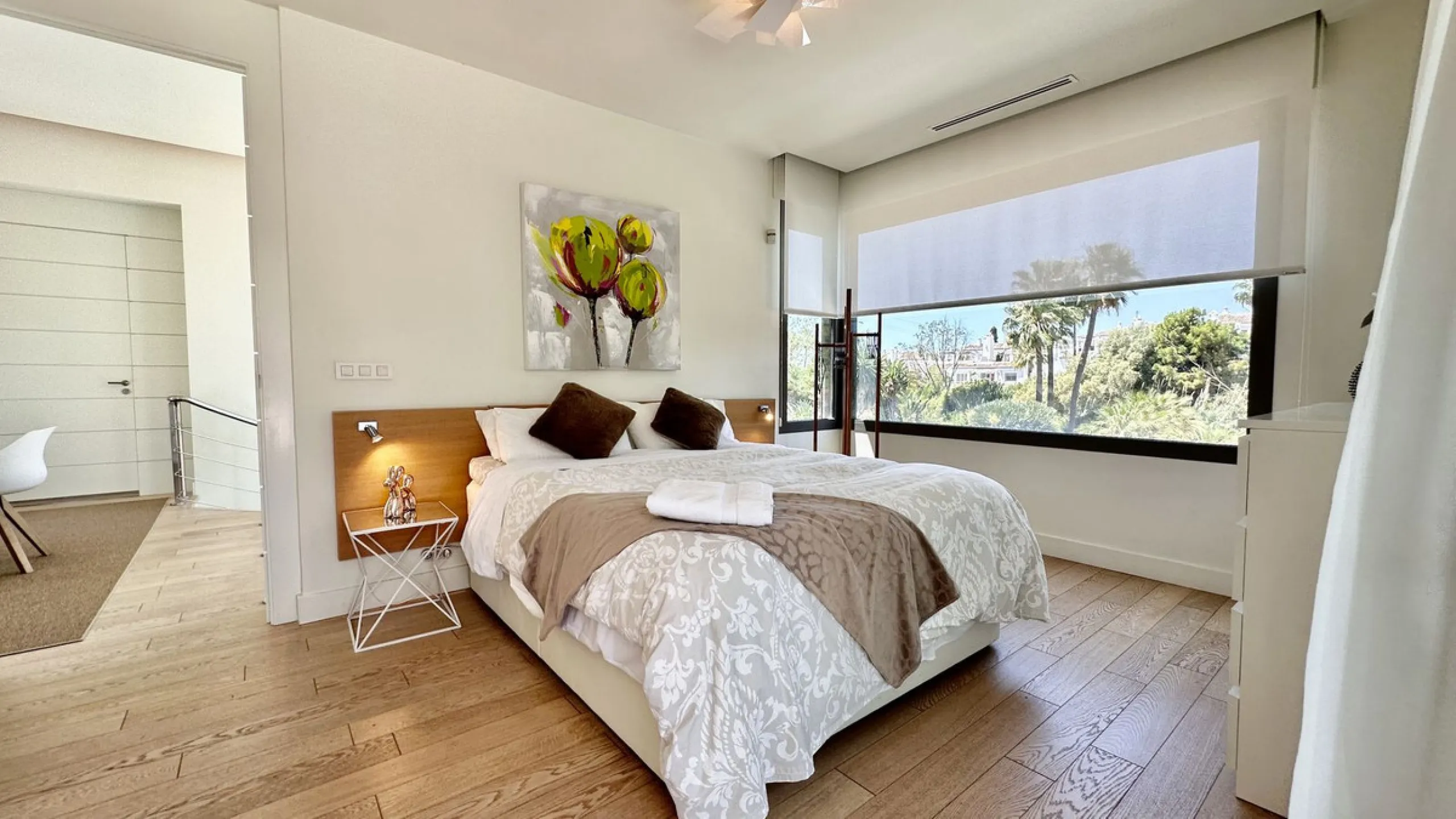 Modern Villa with high quality interior designer in Nagueles Golden Mile.