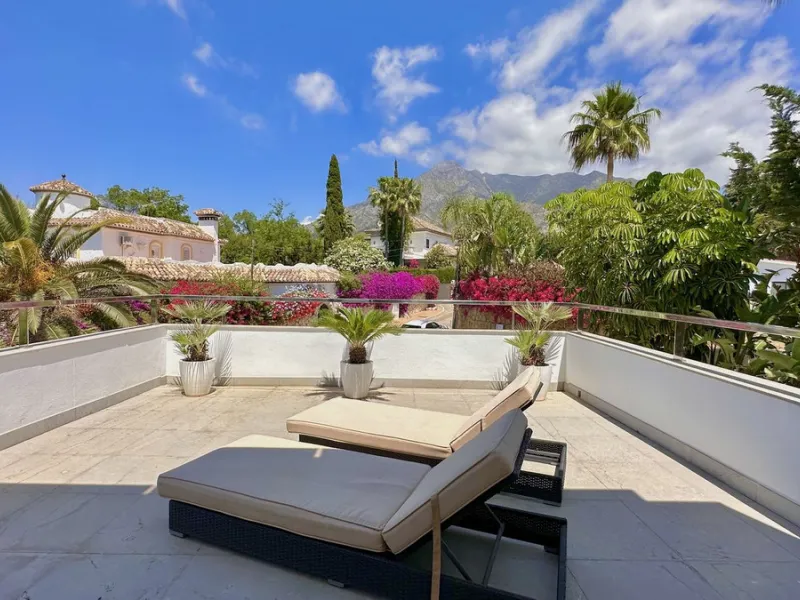 Modern Villa with high quality interior designer in Nagueles Golden Mile.
