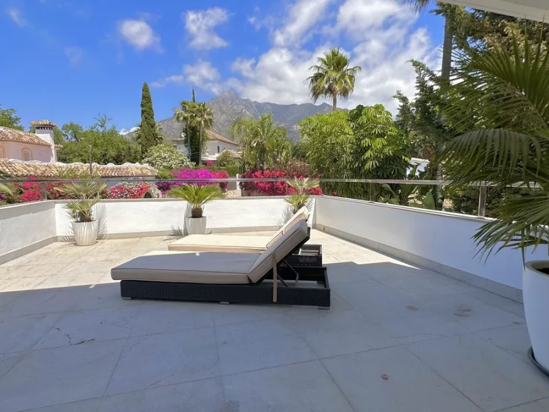 Modern Villa with high quality interior designer in Nagueles Golden Mile.