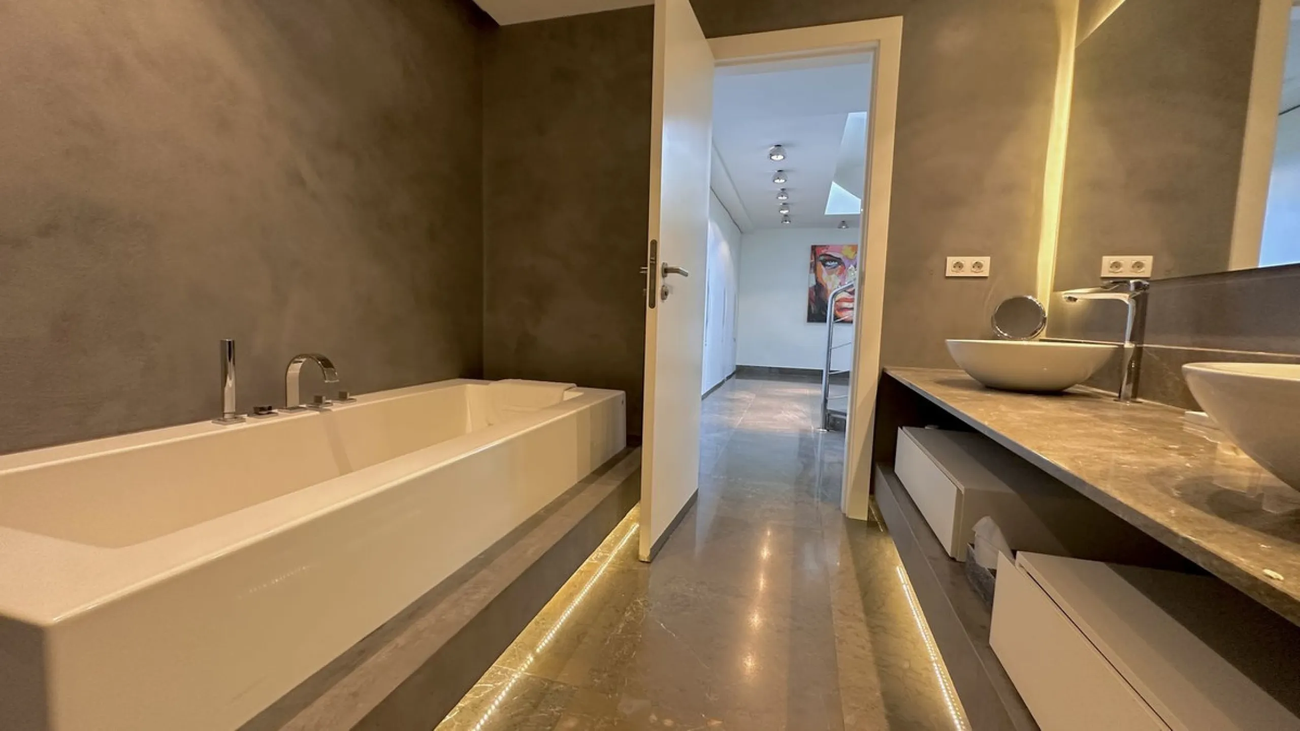 Modern Villa with high quality interior designer in Nagueles Golden Mile.