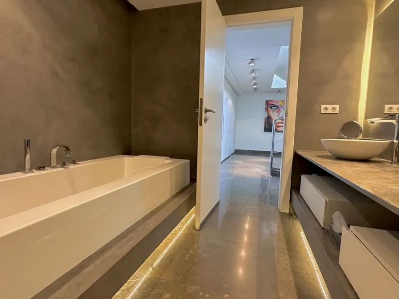 Modern Villa with high quality interior designer in Nagueles Golden Mile.
