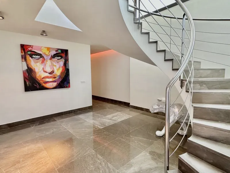 Modern Villa with high quality interior designer in Nagueles Golden Mile.