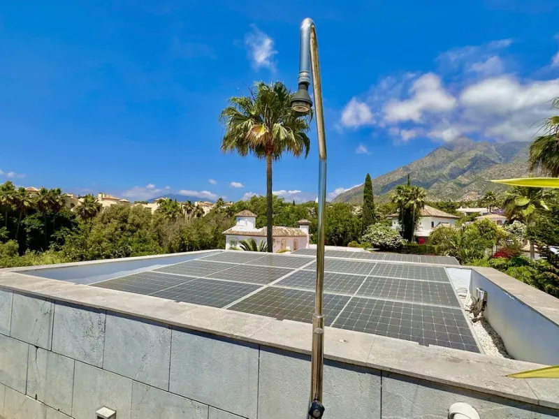 Modern Villa with high quality interior designer in Nagueles Golden Mile.