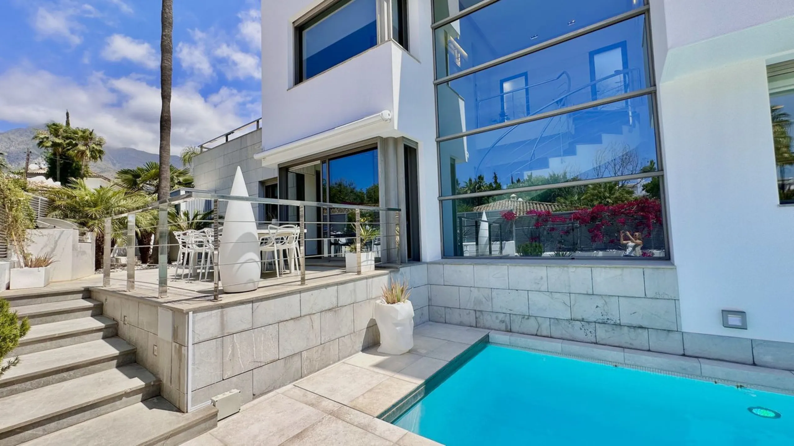 Modern Villa with high quality interior designer in Nagueles Golden Mile.