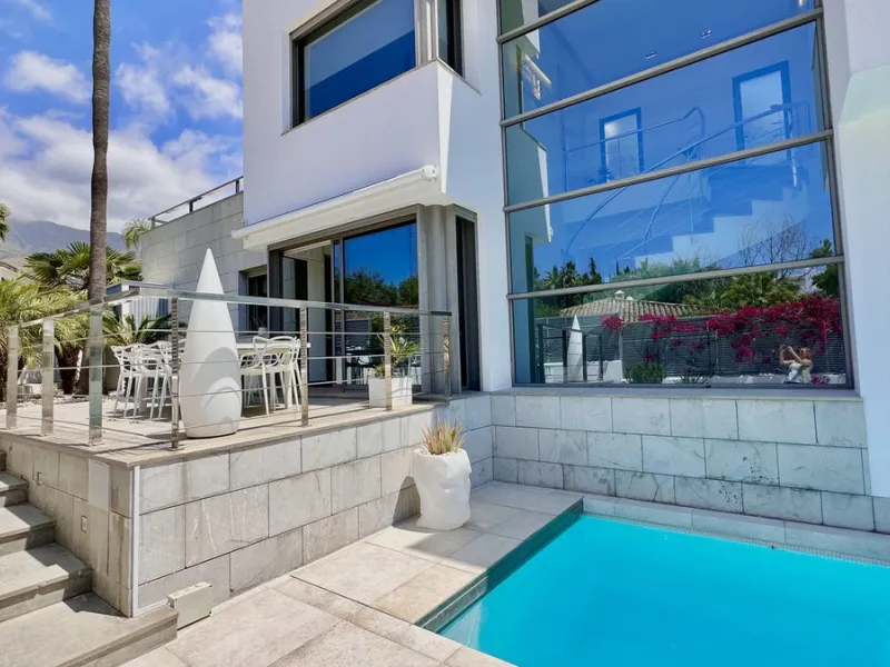Modern Villa with high quality interior designer in Nagueles Golden Mile.