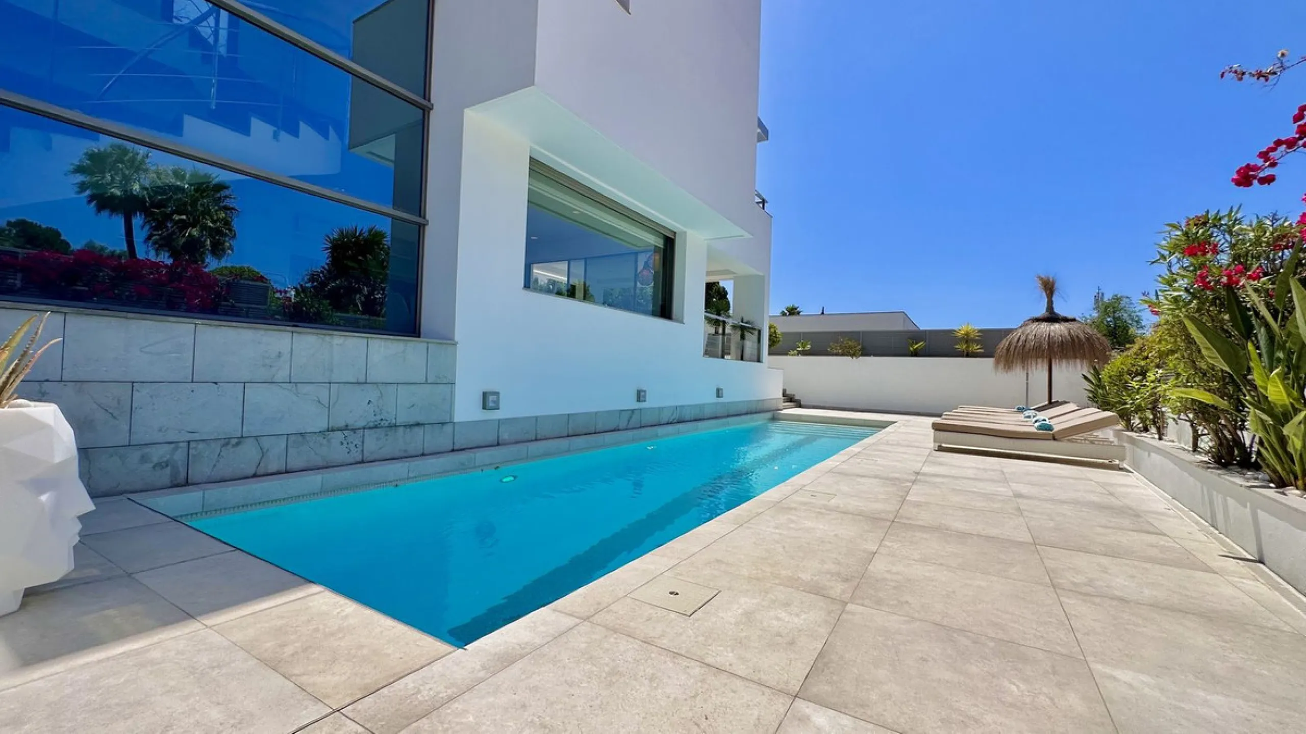Modern Villa with high quality interior designer in Nagueles Golden Mile.