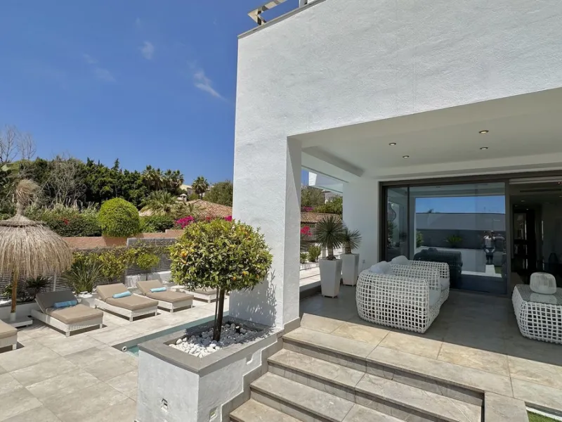 Modern Villa with high quality interior designer in Nagueles Golden Mile.