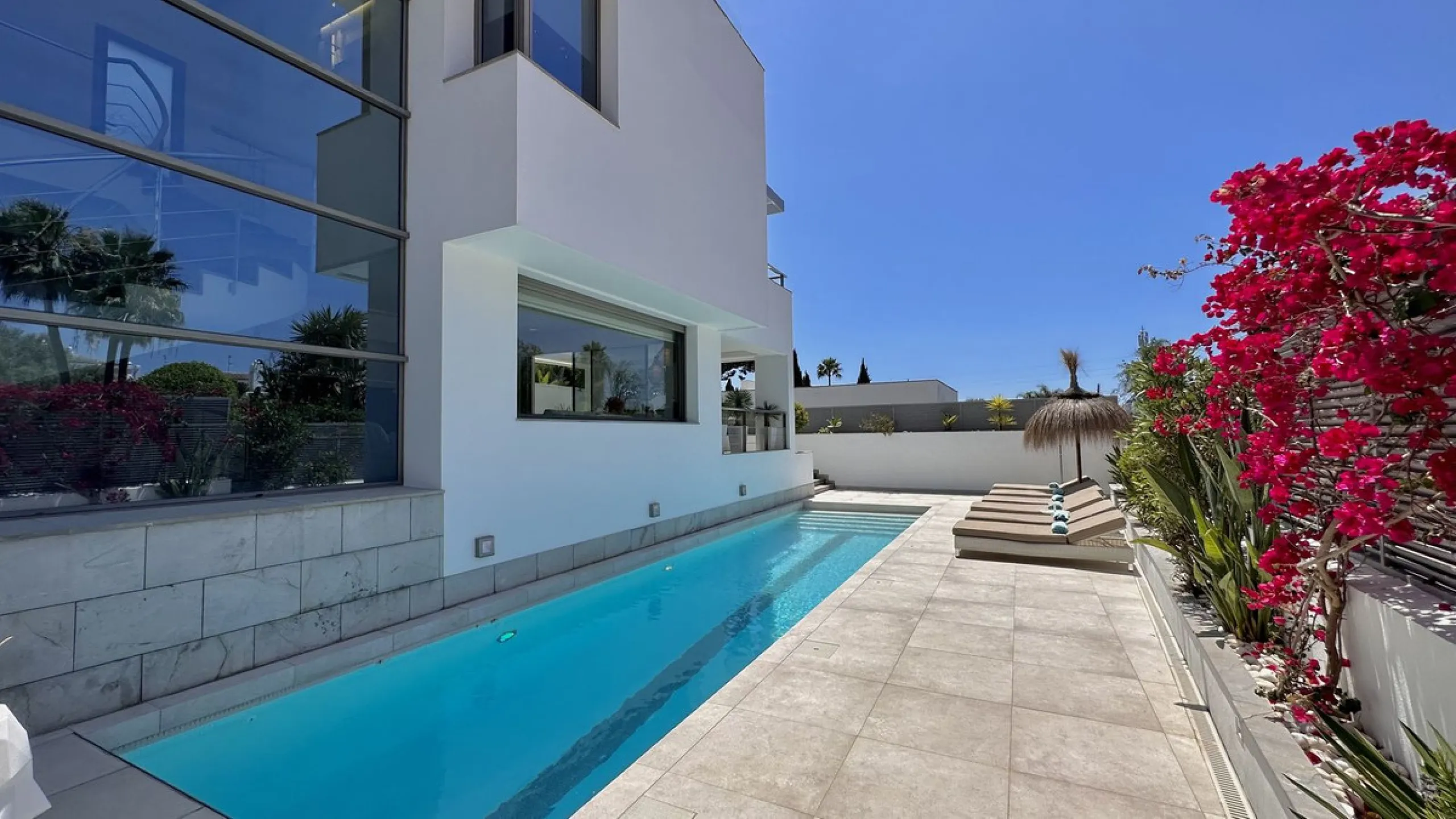 Modern Villa with high quality interior designer in Nagueles Golden Mile.